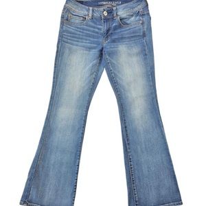 American Eagle Woman’s blue stretch kick boot jeans size 8 short